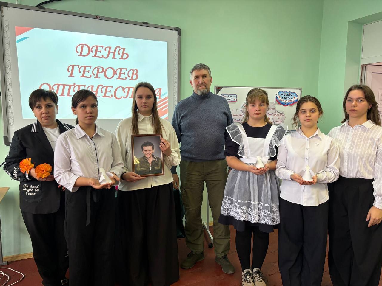 МЫ ЗНАЕМ ГЕРОЕВ