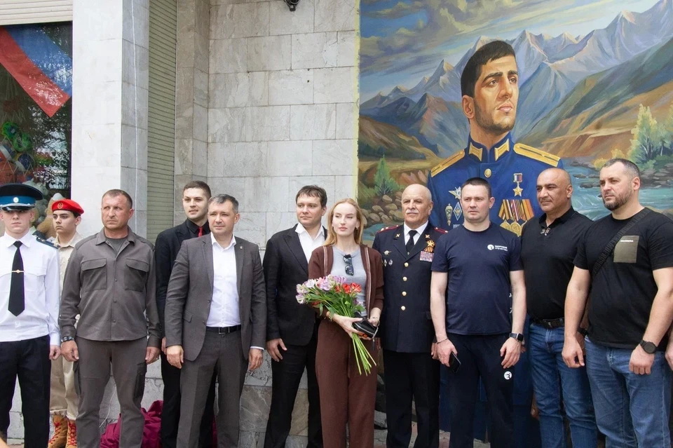 В Донецке появился мурал в честь Героя РФ Нурмагомеда Гаджимагомедова